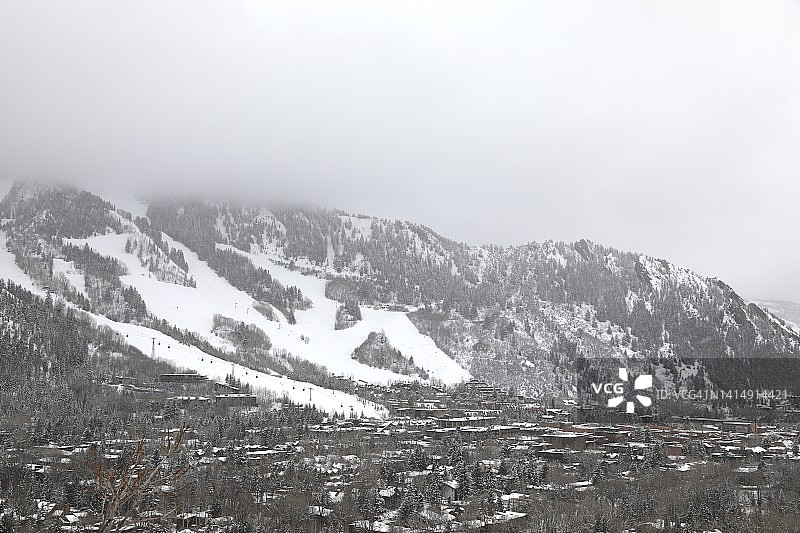 冬季科罗拉多州阿斯彭镇的景色图片素材
