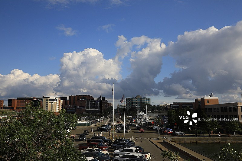 美国宾夕法尼亚州伊利市城市天际线图片素材