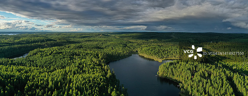 芬兰湖泊自然风光森林旷野图片素材