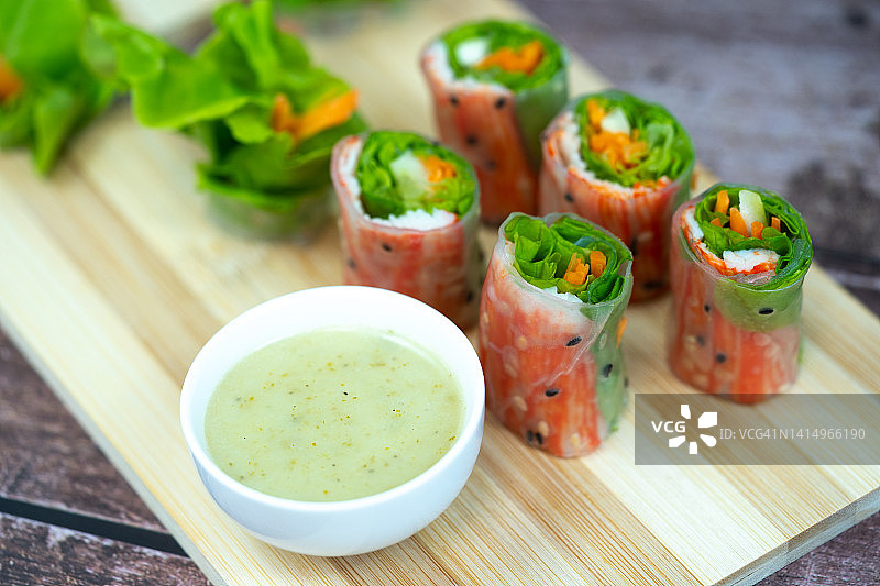 沙拉卷，春卷图片素材