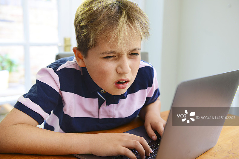 儿童近视图片素材