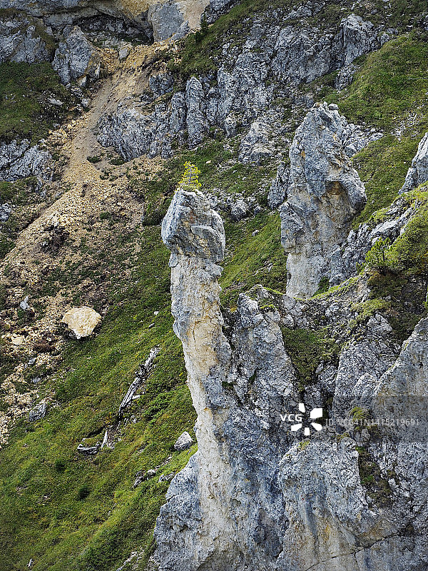 圣玛丽山谷中被侵蚀的石灰岩地貌细节（Valle Santa Maria），靠近卢科马尼奥山口图片素材