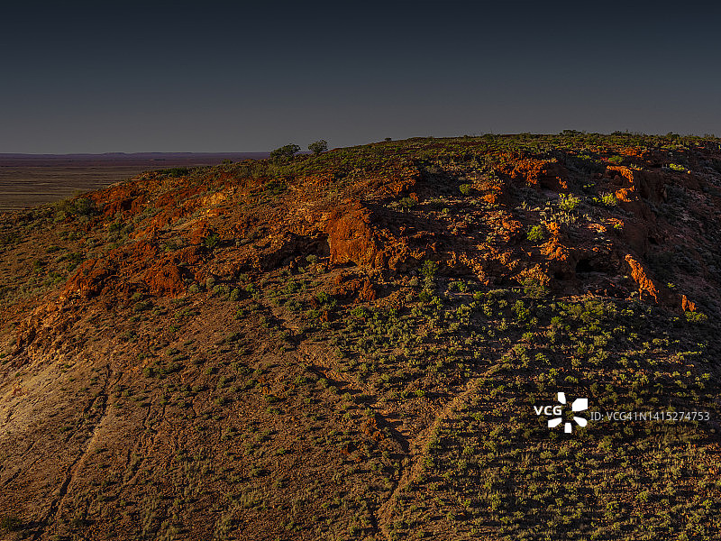 布雷卡威色彩斑斓的山丘，位于南澳大利亚库伯佩迪附近图片素材