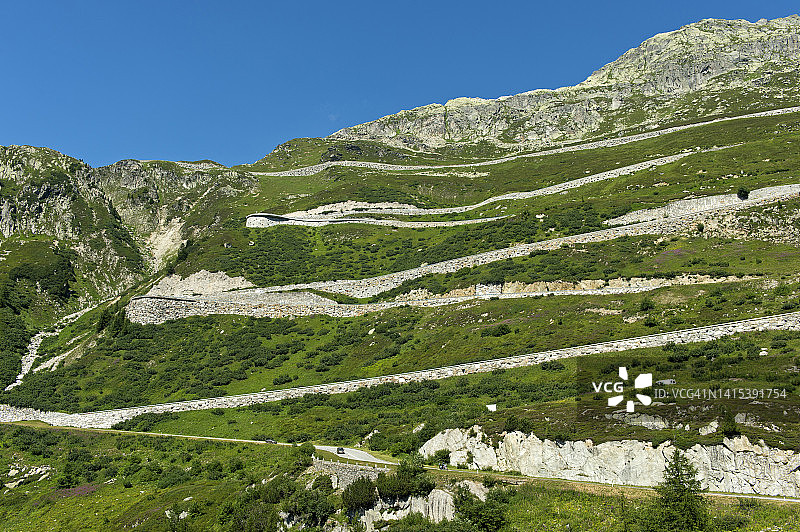 通往格里姆瑟尔山口的盘山公路，格莱奇，上戈姆斯，瓦莱州，瑞士图片素材