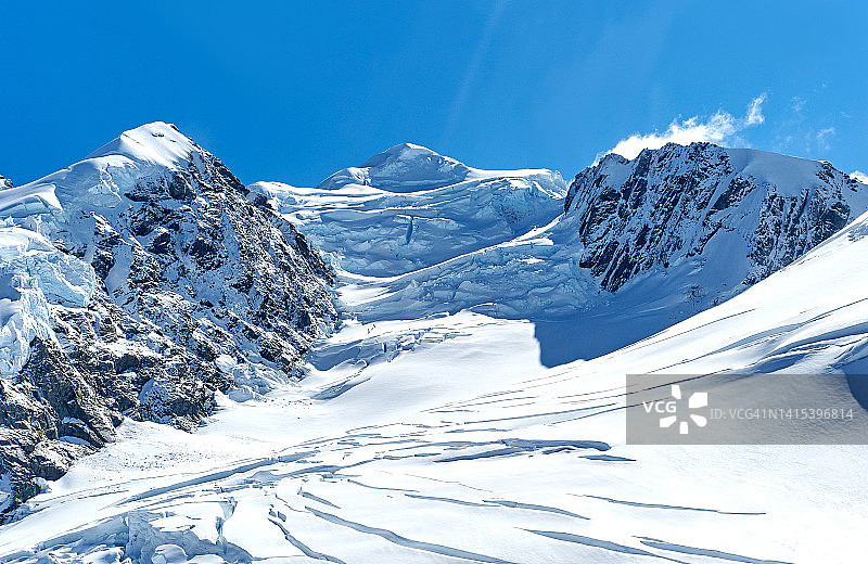 新西兰南岛弗朗兹·约瑟夫冰川航拍图片素材