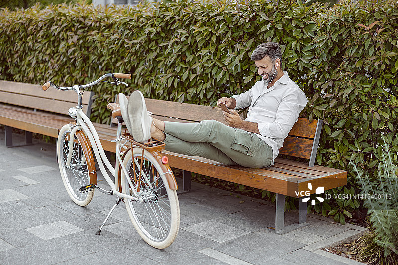 享受户外新鲜空气图片素材