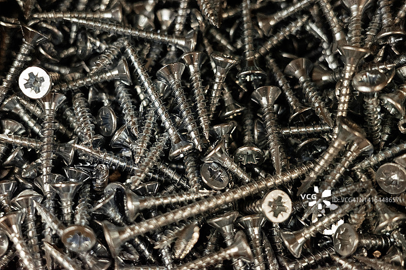 一堆螺丝的特写图片素材
