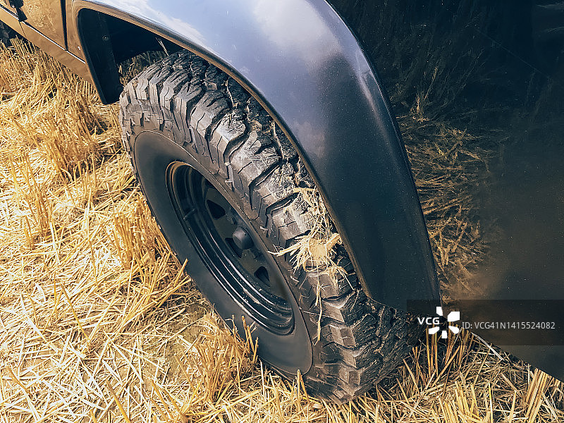 4x4车轮特写图片素材