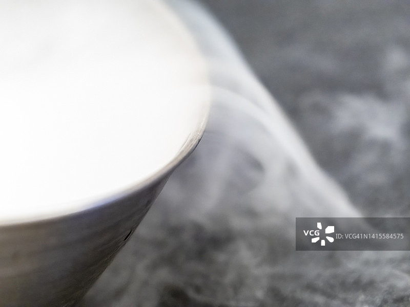 干冰释放二氧化碳气体图片素材