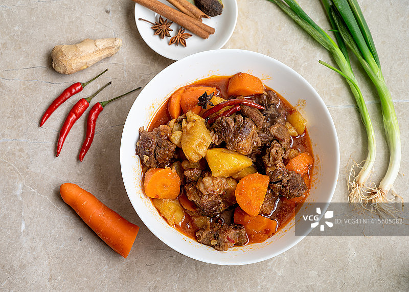 一碗红烧牛肉图片素材