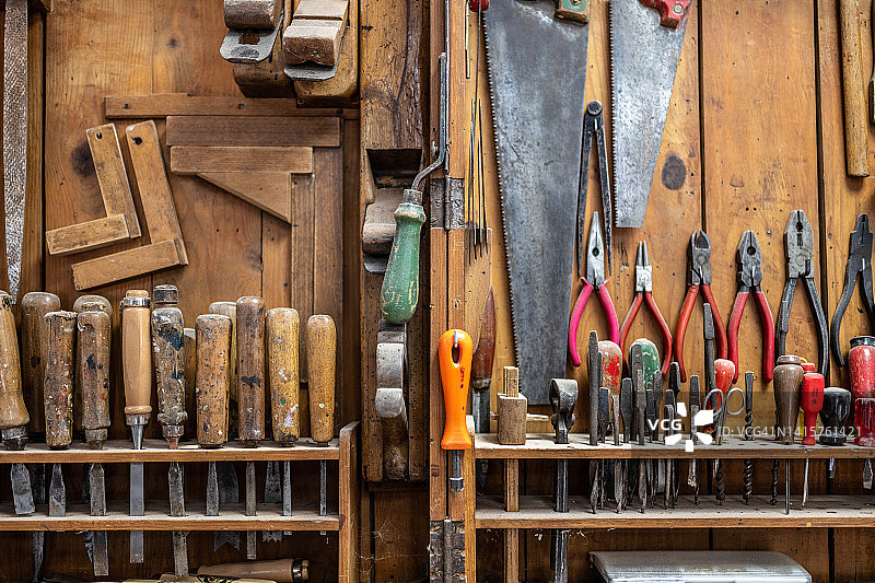 车间里的各种工具图片素材