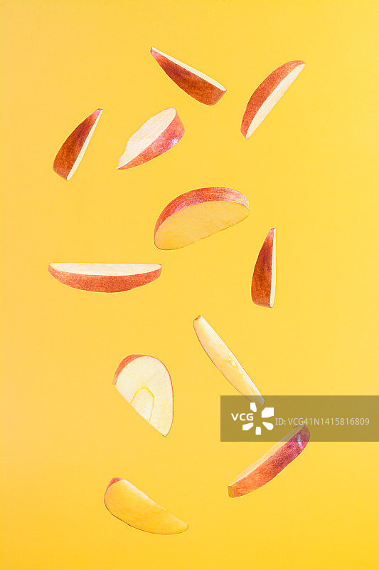 掉落的苹果片图片素材