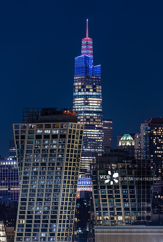 从新泽西州霍博肯看到的范德比尔特一号和高线夜景图片素材