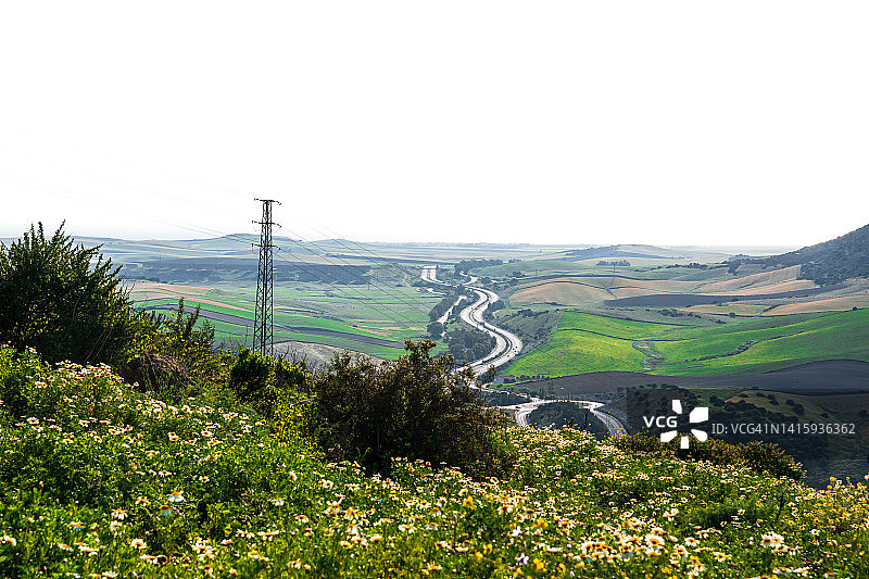 自然风光与蜿蜒道路图片素材