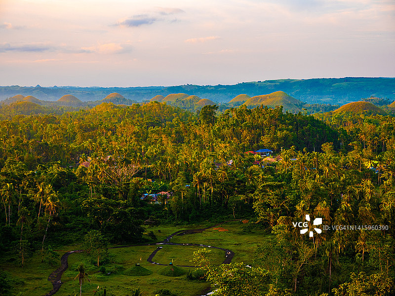 菲律宾薄荷岛卡门镇巧克力山图片素材