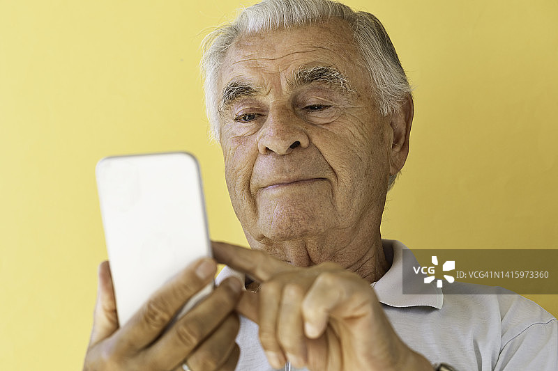 使用手机图片素材