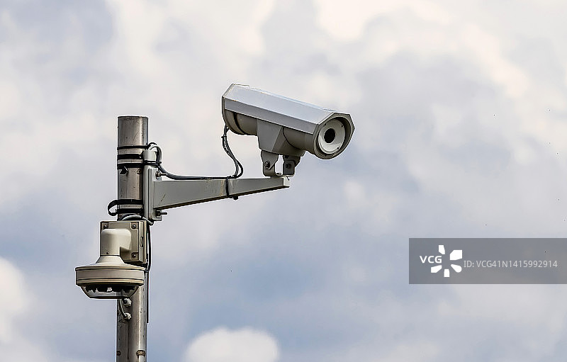 天空中的监控摄像头图片素材