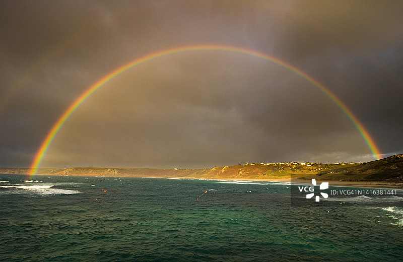 用色彩描绘大海图片素材