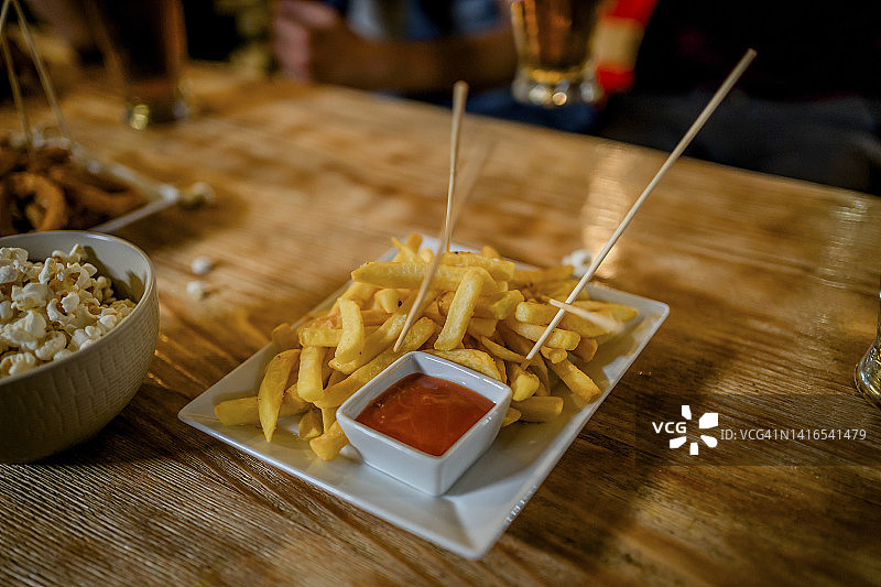 一份新鲜的炸薯条图片素材