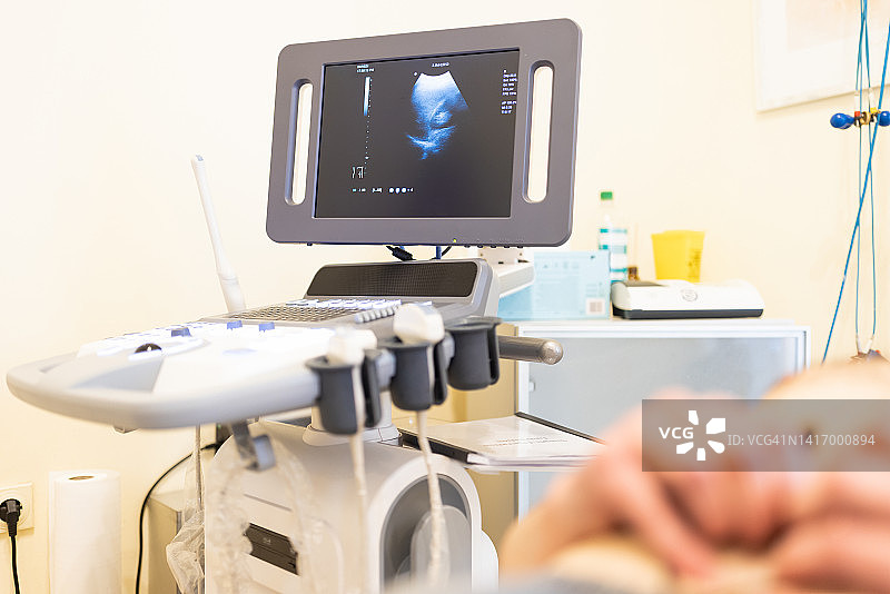 腹部超声诊断扫描仪图片素材