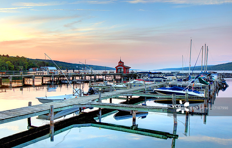 纽约沃特金斯格伦的塞内卡湖图片素材