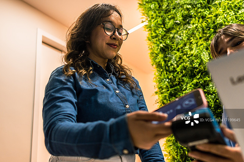 手机支付图片素材