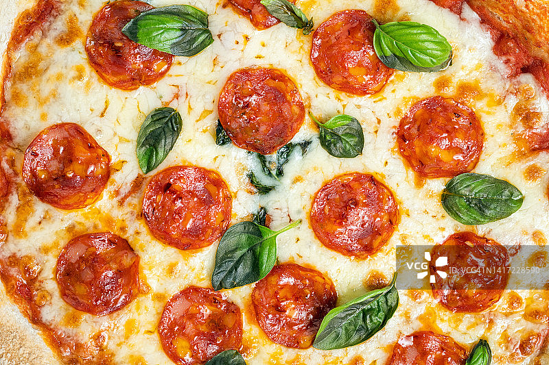 意大利辣香肠披萨图片素材