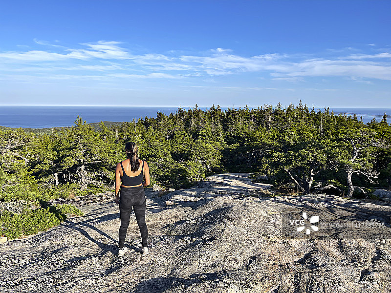 缅因州凯迪拉克山顶的壮丽景色图片素材