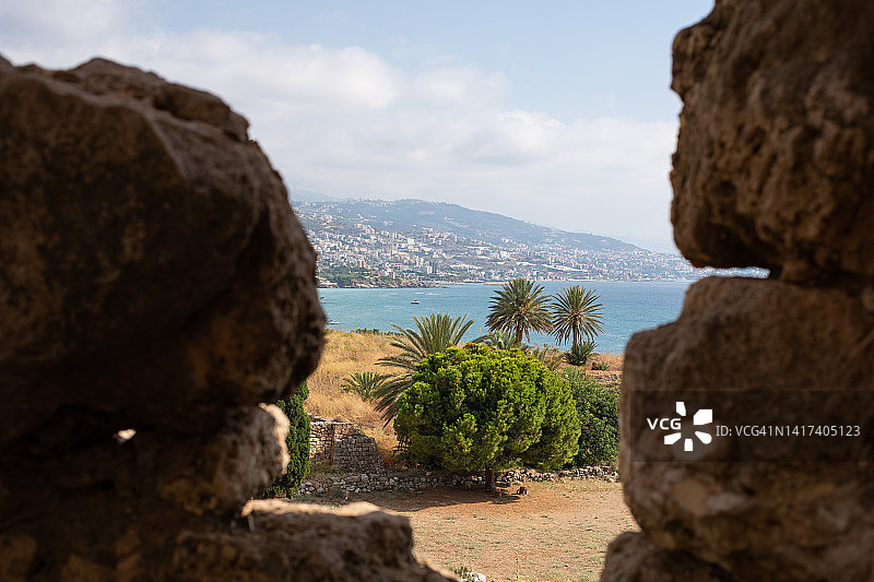 可俯瞰海岸的比布鲁斯城堡图片素材