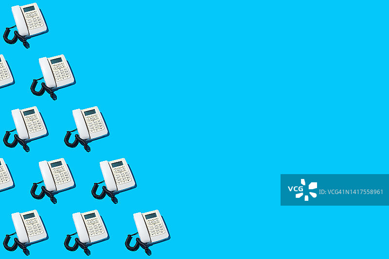 蓝色背景带线白色复古电话图案图片素材