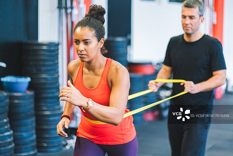 阻力带交叉训练图片素材