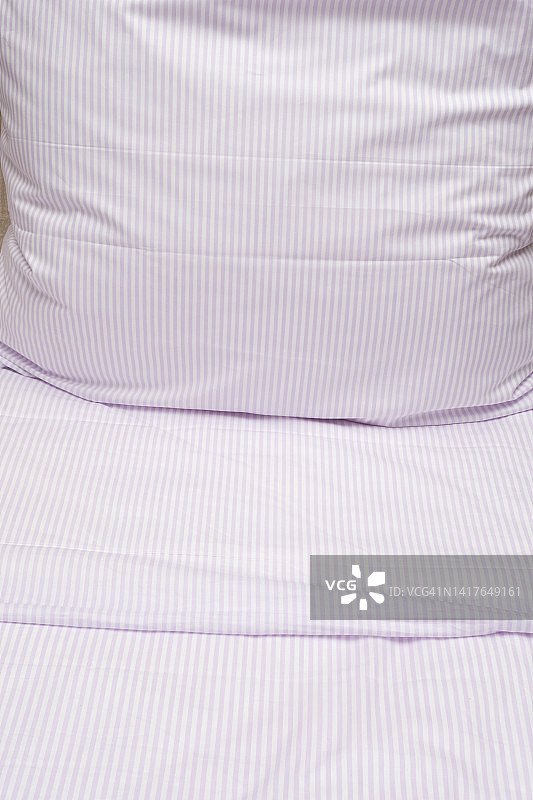 德国 - 带枕头的床图片素材