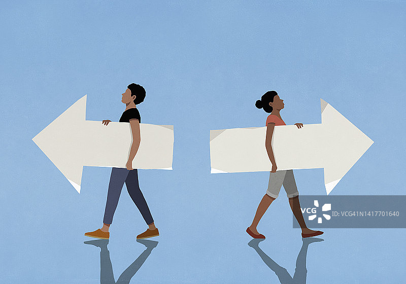 情侣朝着相反方向走开图片素材