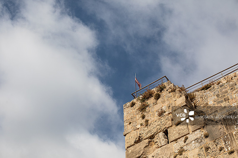 仰望黎巴嫩比布鲁斯城堡图片素材