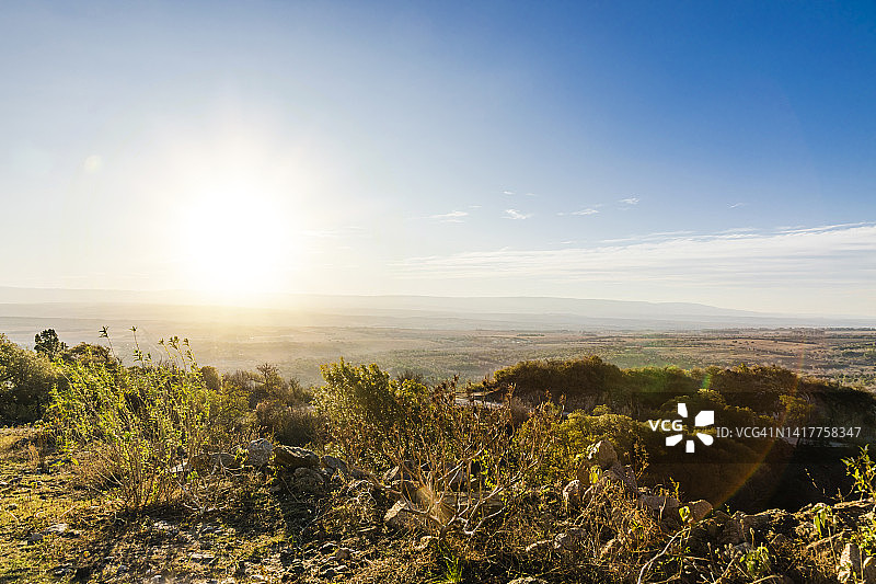 日落时分的村庄俯视图图片素材