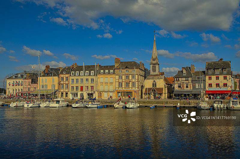 法国诺曼底翁弗勒尔老港口图片素材