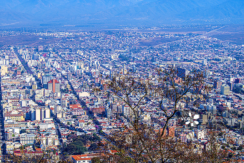 阿根廷萨尔塔市圣贝尔纳多山全景图片素材