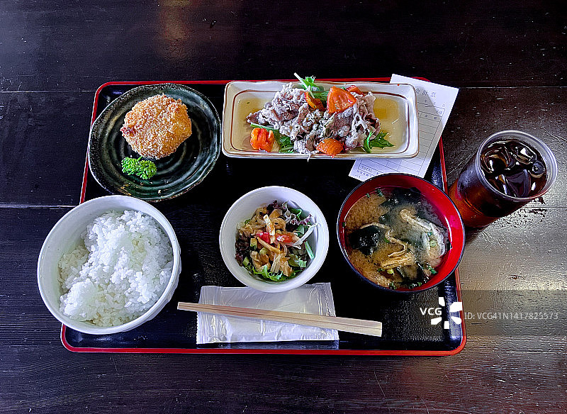 牛肉和可乐饼套餐图片素材