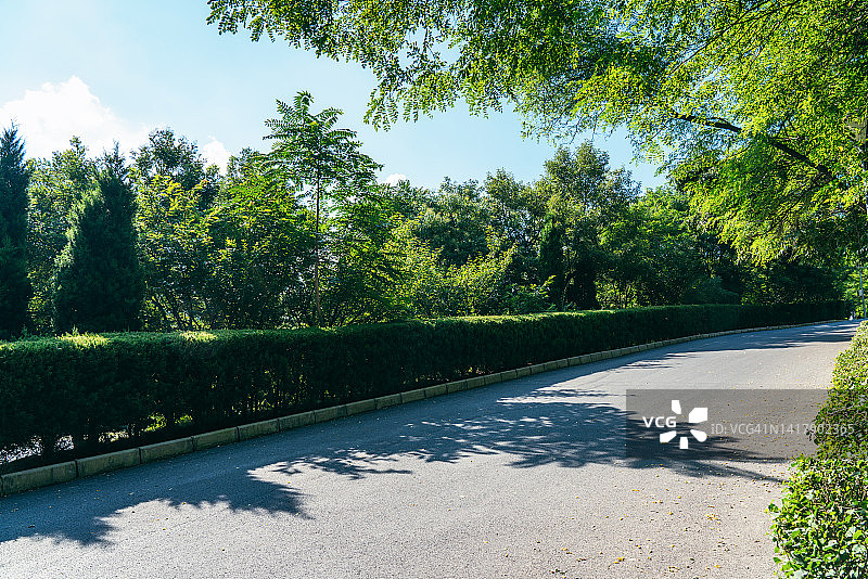 空无一人的道路图片素材