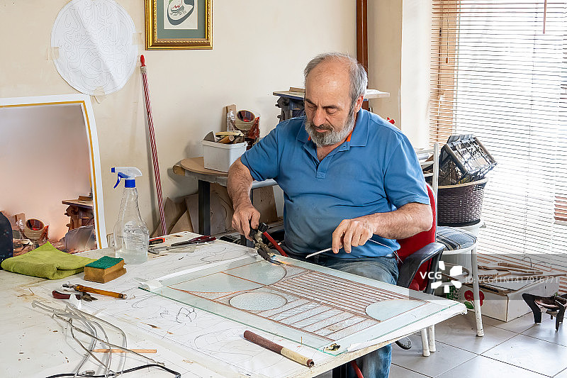 彩色玻璃工作室图片素材