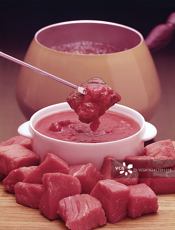 牛肉火锅配蘸酱图片素材
