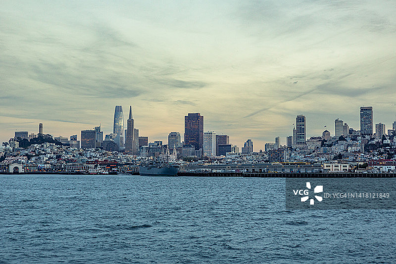 旧金山黄昏天际线图片素材