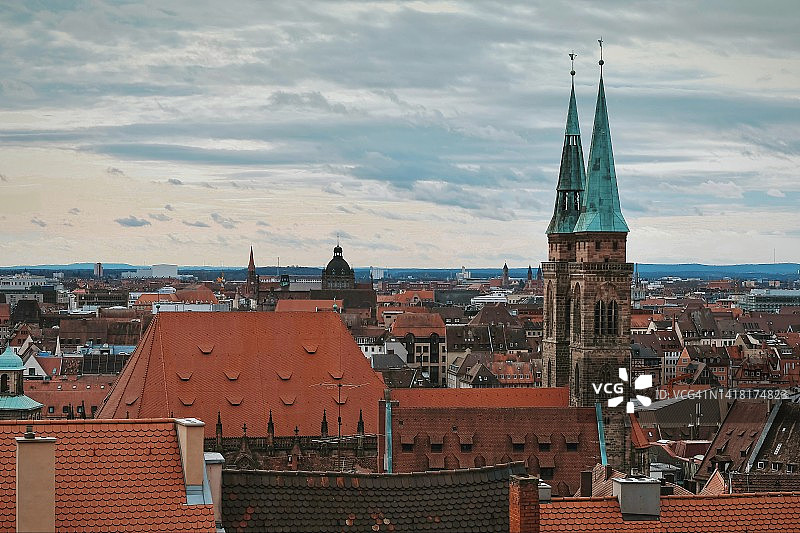 日出时分纽伦堡老城区全景图片素材