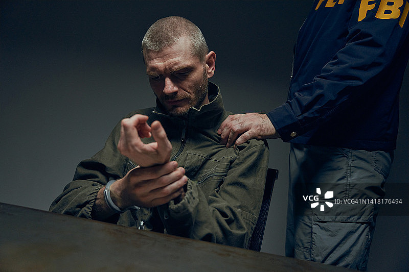 审讯后的嫌疑人图片素材