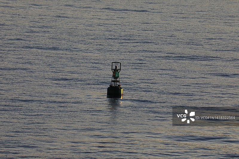 用于定位航道危险的导航浮标图片素材