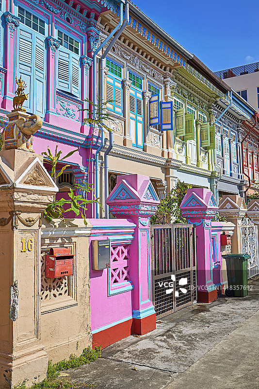 新加坡的彩色房屋和小路图片素材