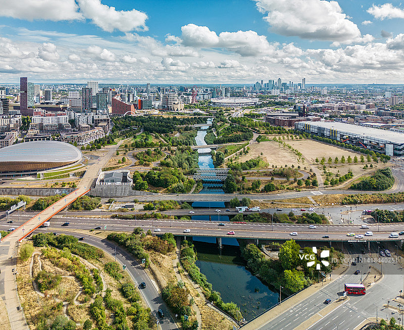 伦敦：2022年夏日午后的伊丽莎白公园图片素材