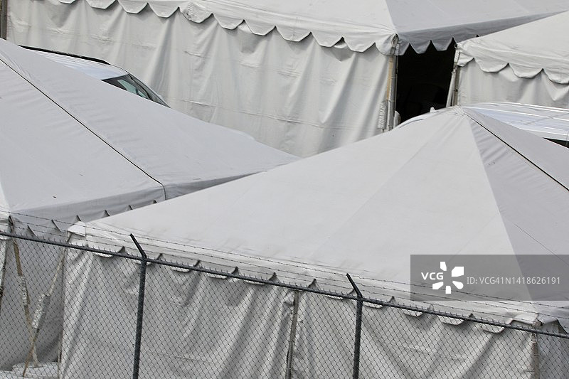 临时避难所帐篷和天篷区图片素材