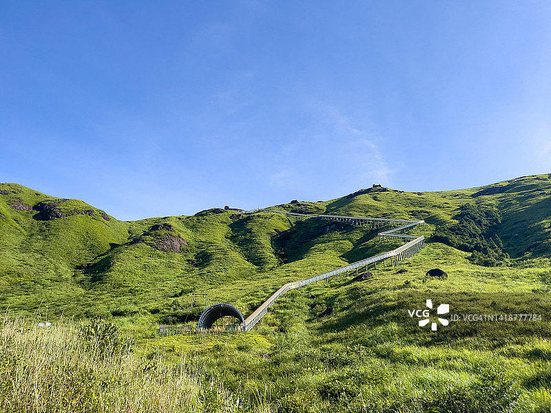 建在山上的玻璃索道图片素材