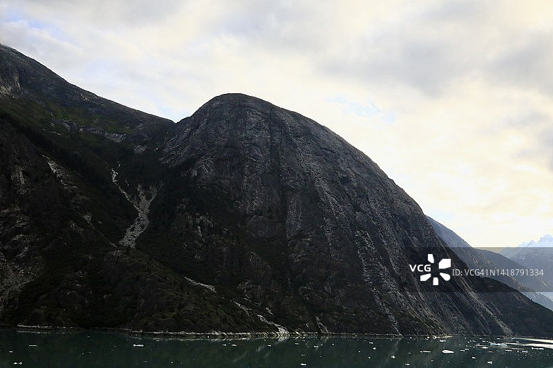 阿拉斯加峡湾冰川消融图片素材